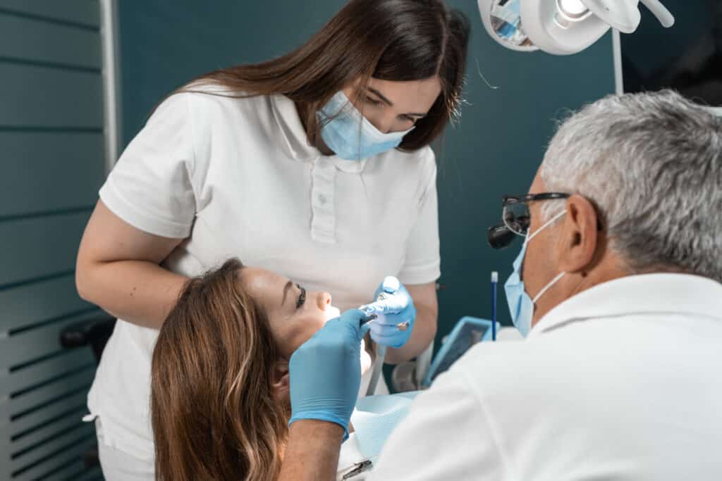 How to Become a Dental Assistant