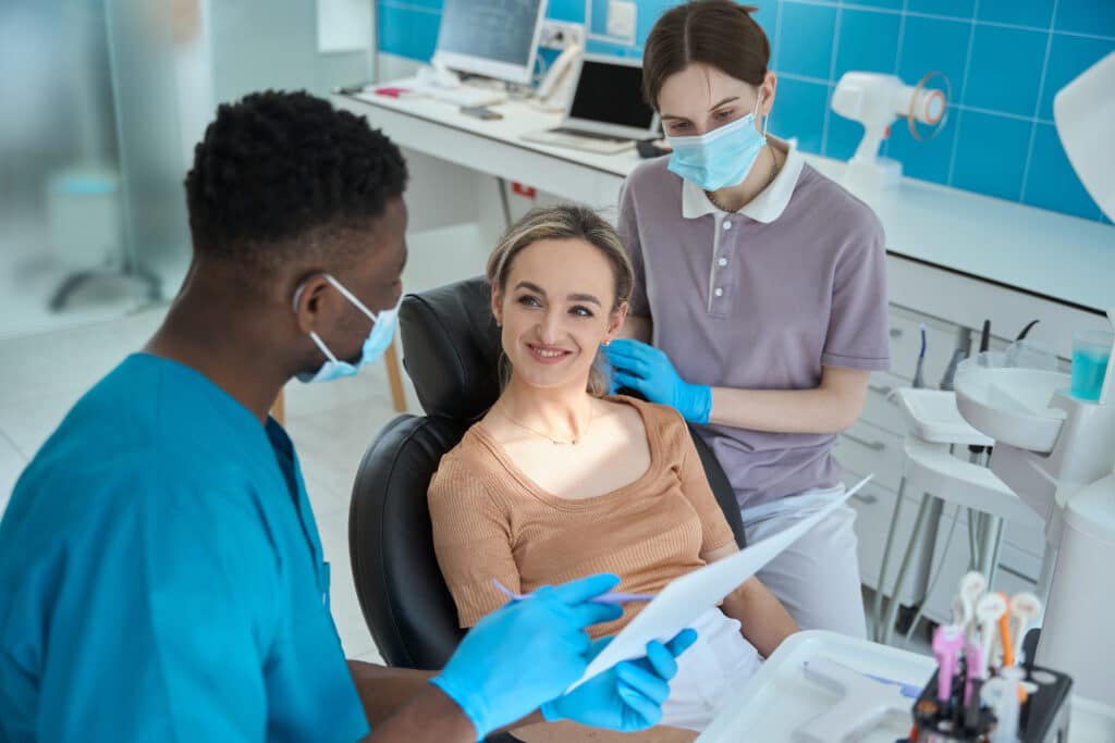 What Does A Dental Assistant Do