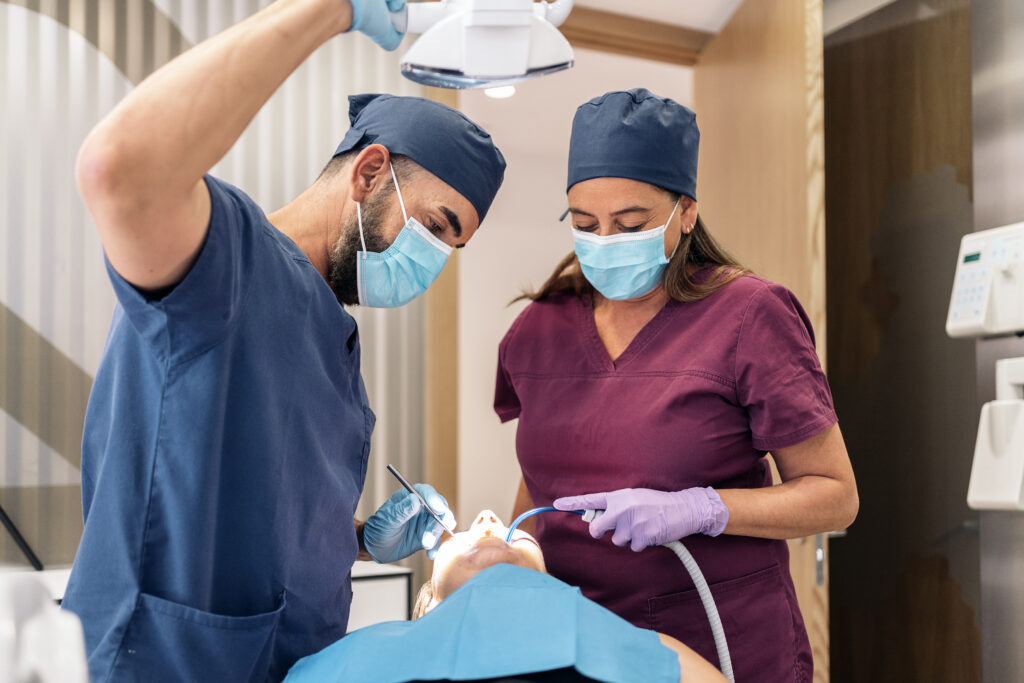 What Does A Dental Assistant Do