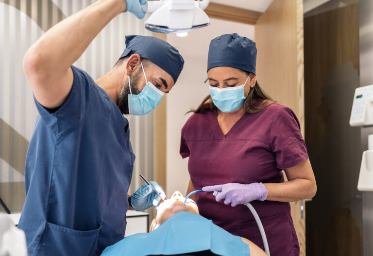 How to Become a Dental Assistant