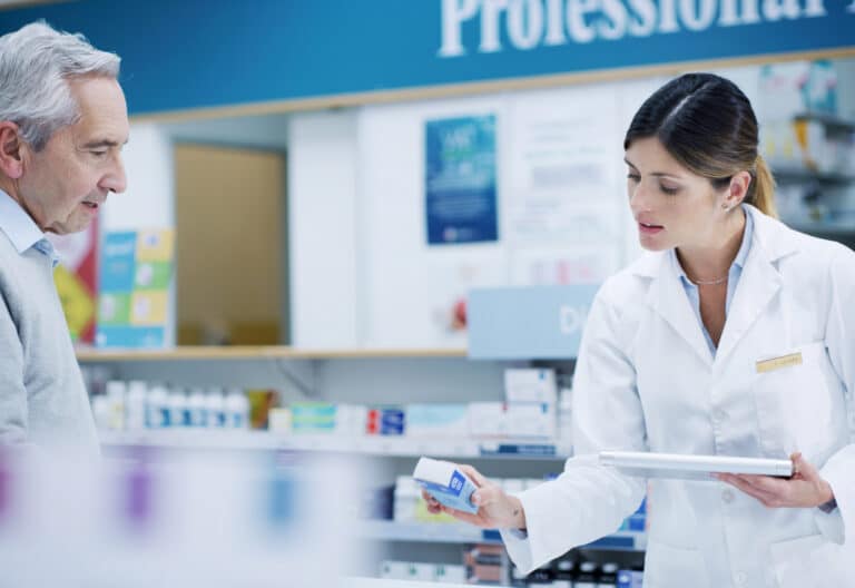 How To Become a Pharmacy Technician Without Going To School