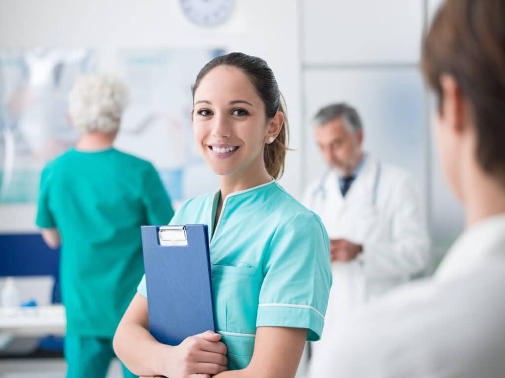 How To Become a Medical Assistant in 2025