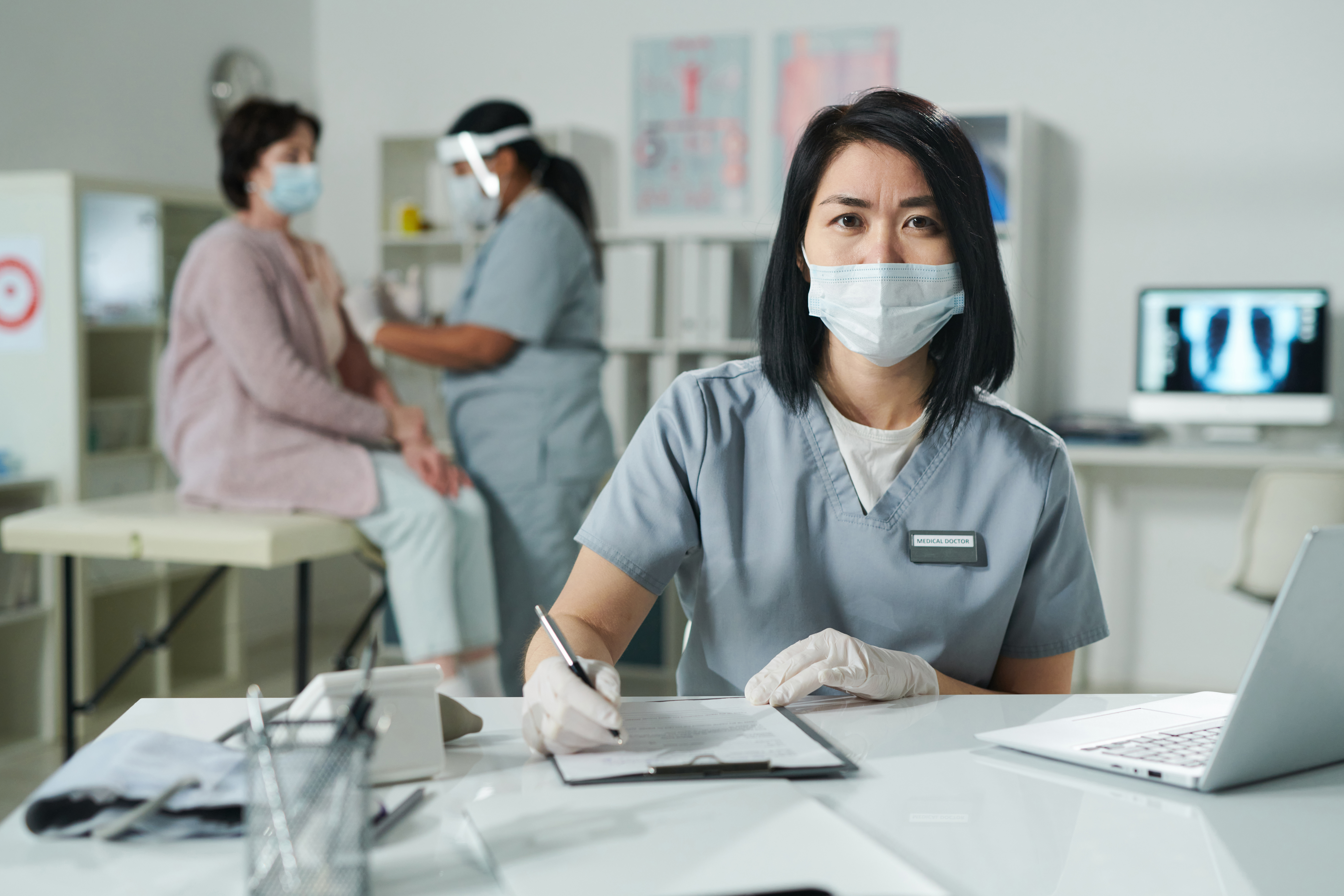 Medical Assistant vs Medical Admin: Which One Should You Choose?