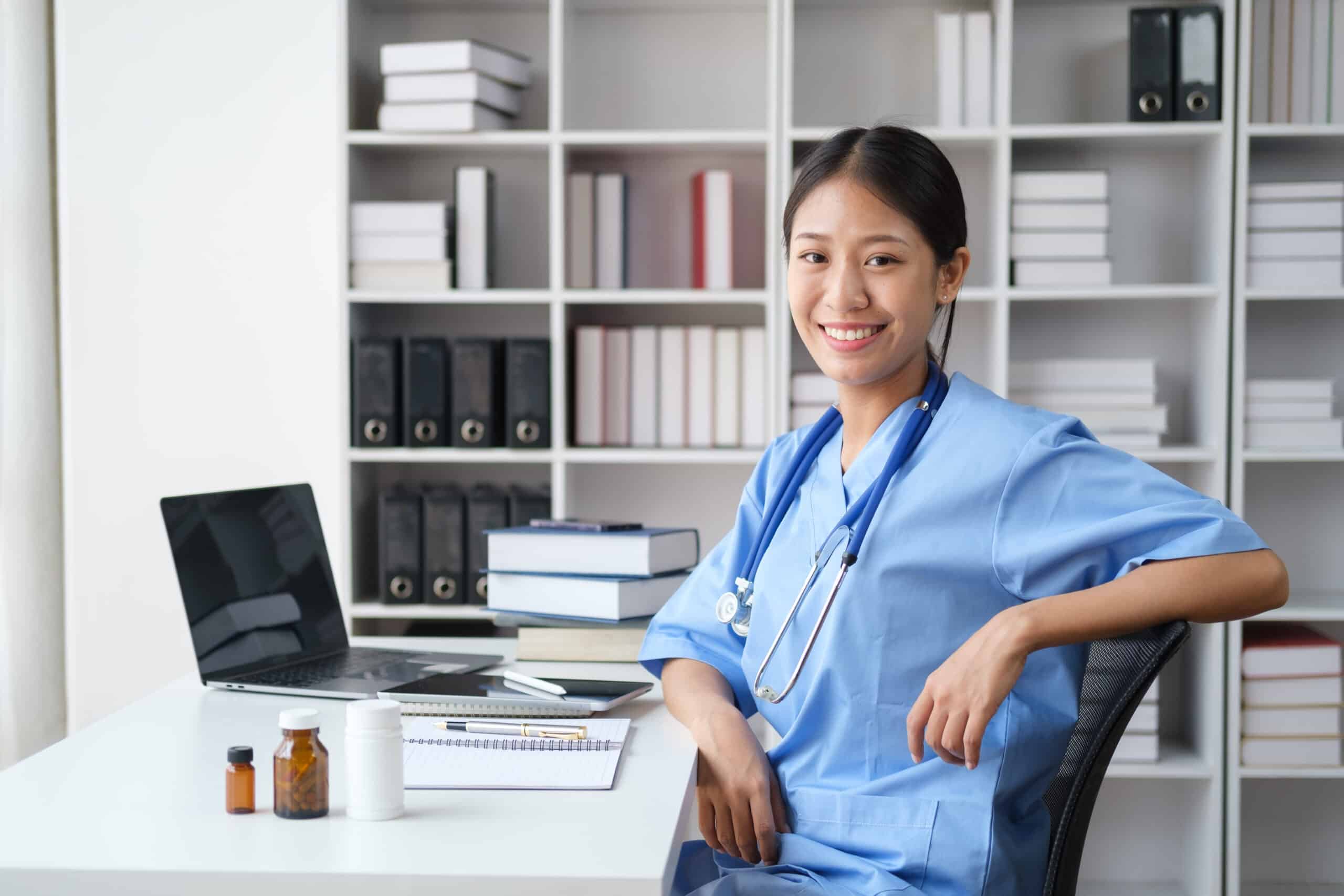 How To Become a Medical Administrative Assistant